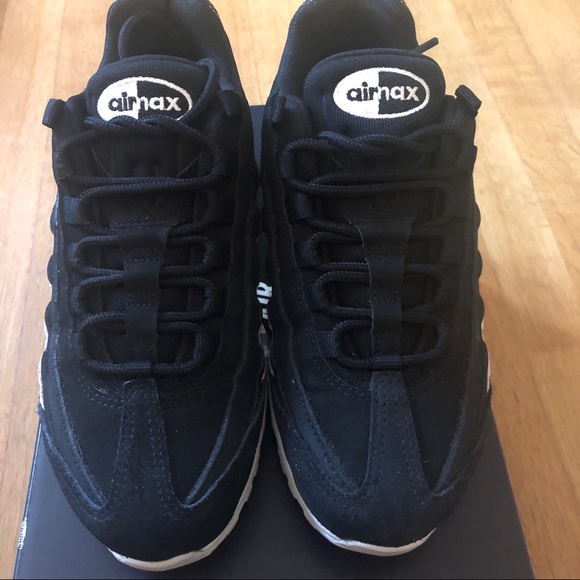 Nike Women's Air Max 95 Premium Running - Picture 4 of 12